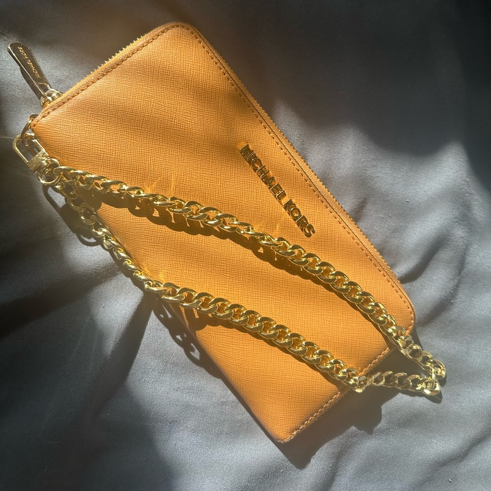 SOLD Michael Kors Long Zip Around Wallet Wristlet - Picture 1 of 17